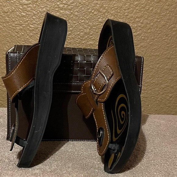 Aerosoft Woman’s Sandal 38 - Picture 3 of 9